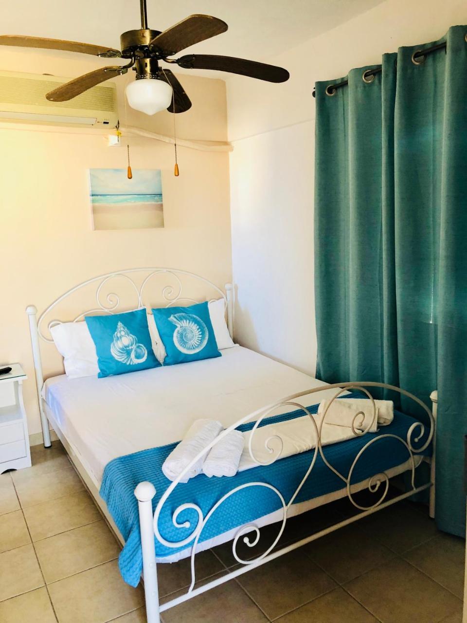 Hotel George Ágios Kírykos Chambre photo